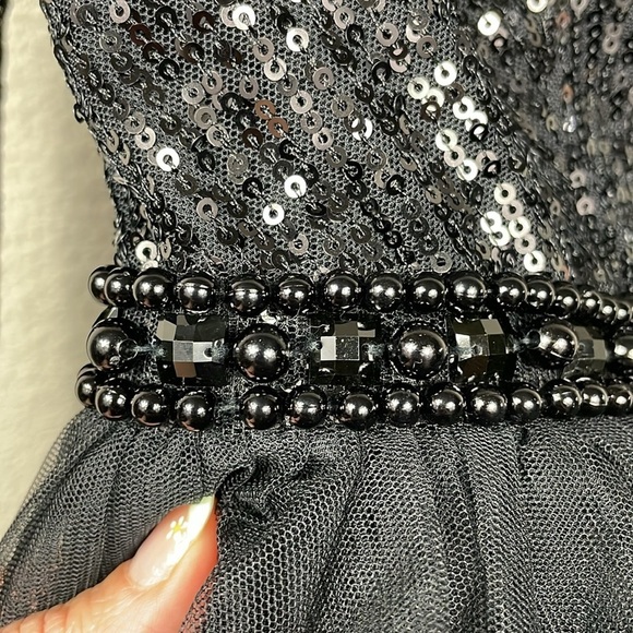 NWT Ieena Mac Duggal Black Long Sleeve Ruffle Tiered Midi Dress Sequin Sz 4 - Picture 4 of 16